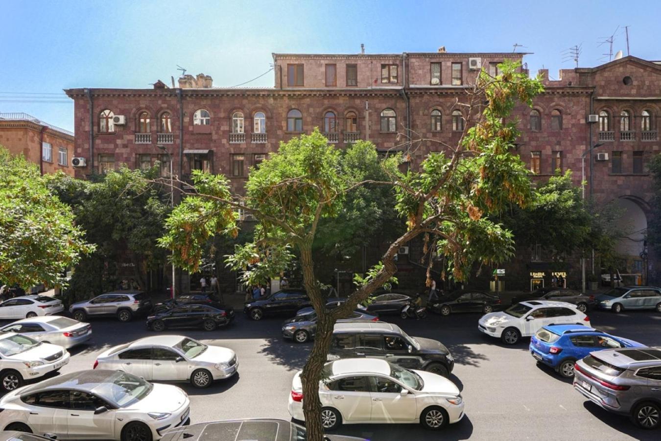 Ris Central Apartments Yerevan Exterior photo